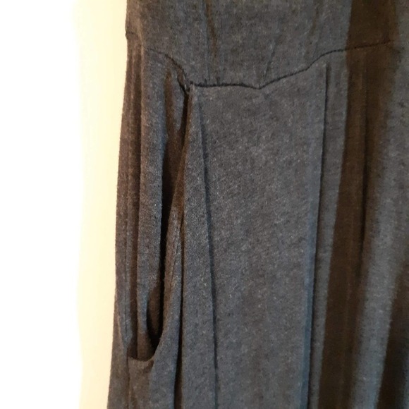 Torrid Gray Knit Faux Wrap Dress Sz 00 (10) Sleeveless Pockets Cascading Skirt - Picture 3 of 10